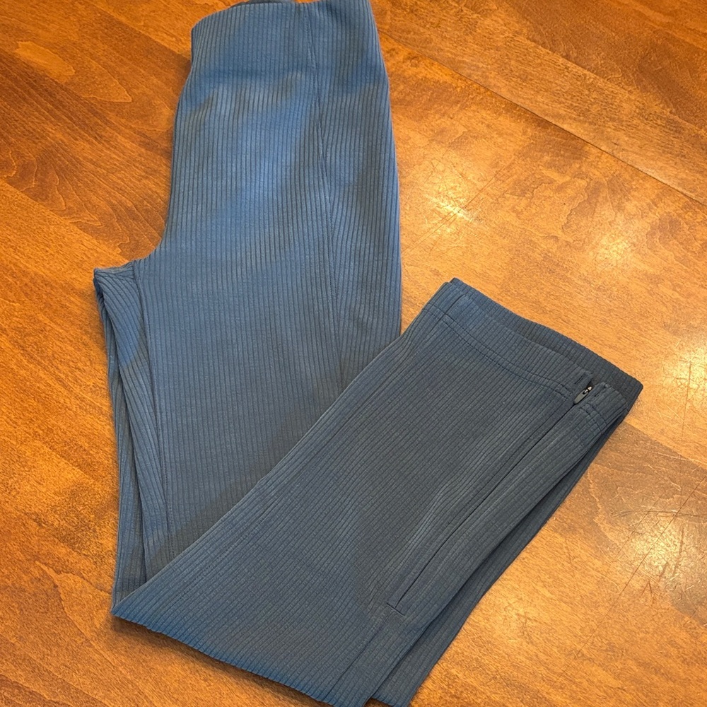 Lululemon Ribbed Softstreme Zip-Leg High-Rise Cropped Pant 25"